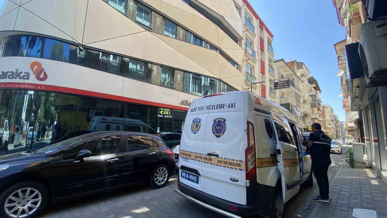 MASAJ YAPTIRMAYA GİTTİĞİ SALONDAN CENAZESİ ÇIKTI