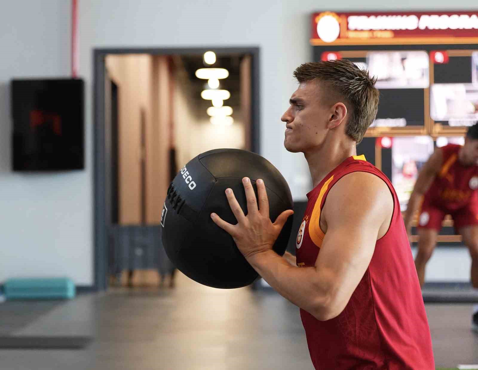 GALATASARAY, GÜNÜ ÇİFT ANTRENMANLA TAMAMLADI