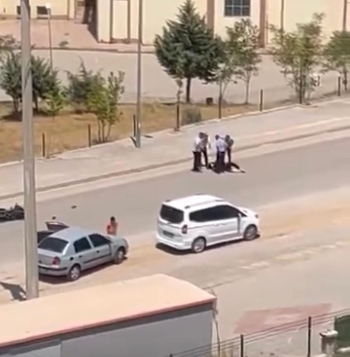 DİYARBAKIR’DA MOTOSİKLET KAZASI: 1 YARALI