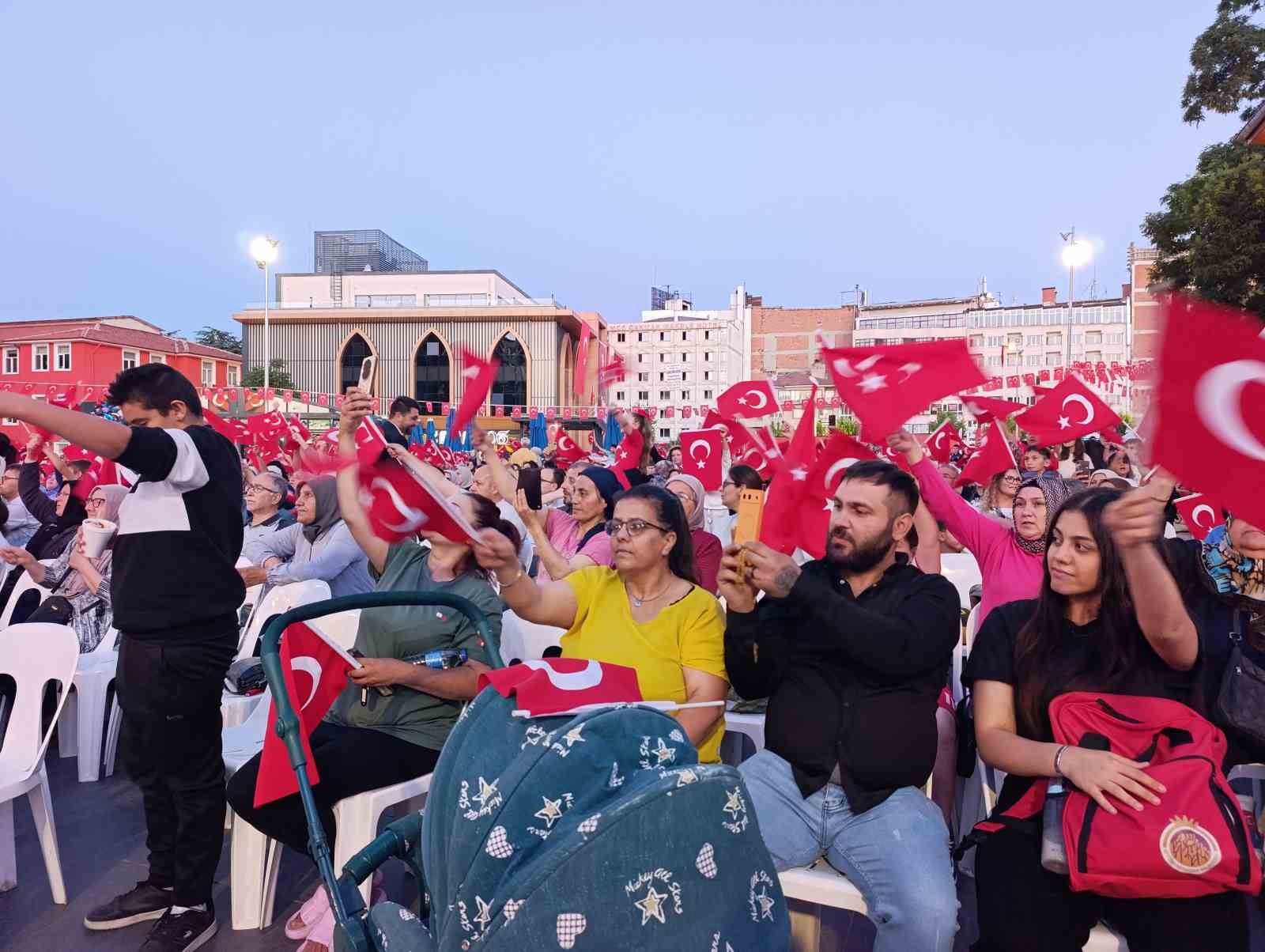 VALİ AKTAŞ: "BUGÜN BİZLERE DÜŞEN GÖREV; 15 TEMMUZ’U UNUTMAMAK, UNUTTURMAMAK"