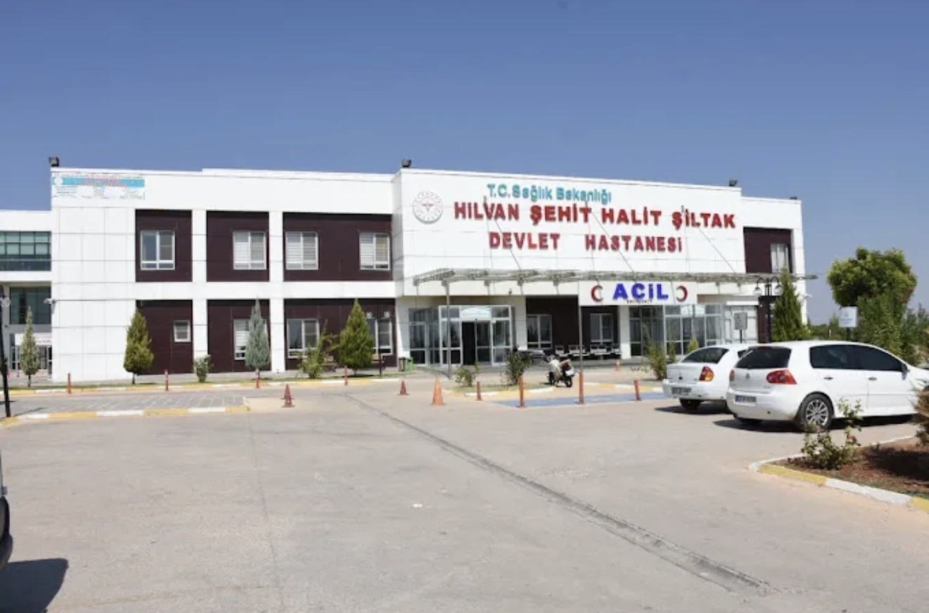 TRAKTÖR KAZASINDA YARALANAN 4 YAŞINDAKİ AYŞE HAYATINI KAYBETTİ