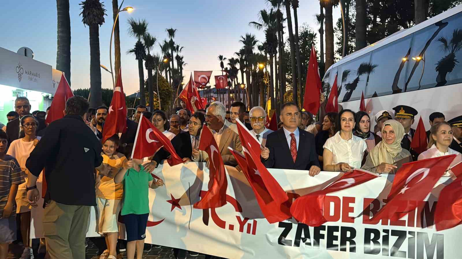 MARMARİS’TE 15 TEMMUZ ŞEHİTLERİ DUALARLA ANILDI