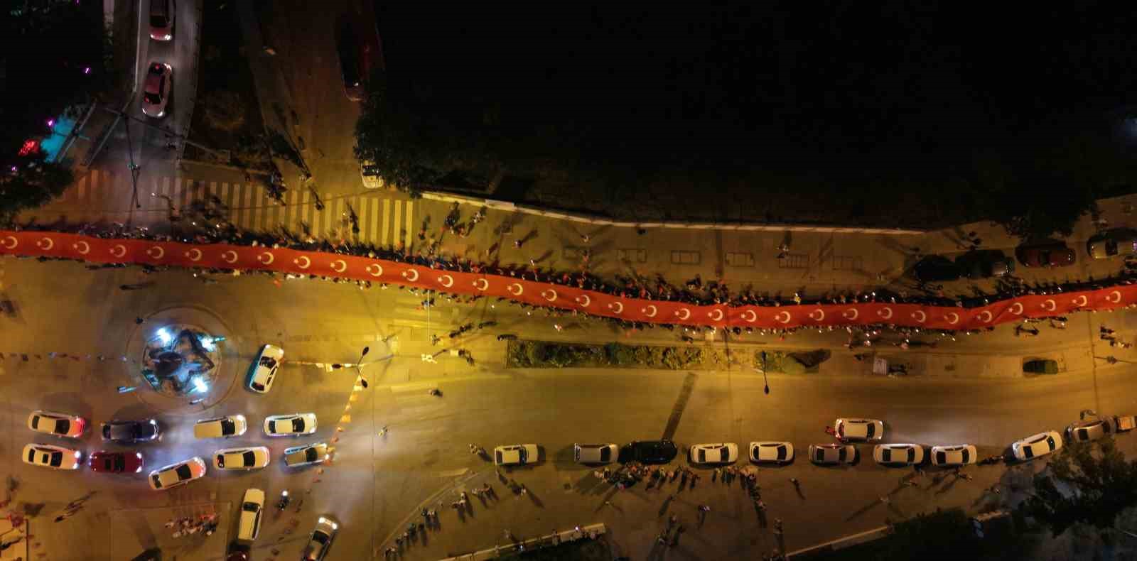 KIRIKKALE 15 TEMMUZ’DA TEK YÜREK OLDU: BİNLERCE VATANDAŞ DEMOKRASİ YÜRÜYÜŞÜNDE BULUŞTU