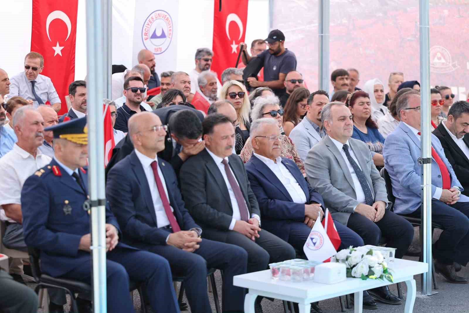 ERÜ’DEN ‘15 TEMMUZ DEMOKRASİ VE MİLLİ BİRLİK GÜNÜ’ TÖRENİ