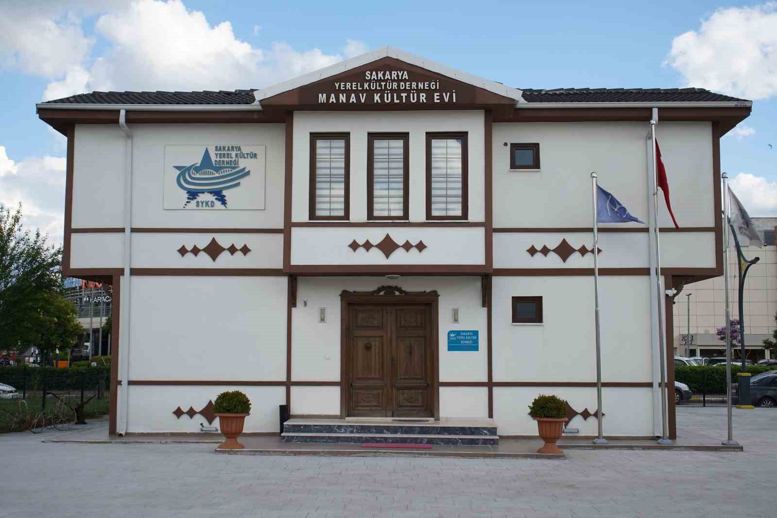 700 YILLIK MANAV TÜRKMEN KÜLTÜRÜ BU ÇATI ALTINDA YAŞATILIYOR