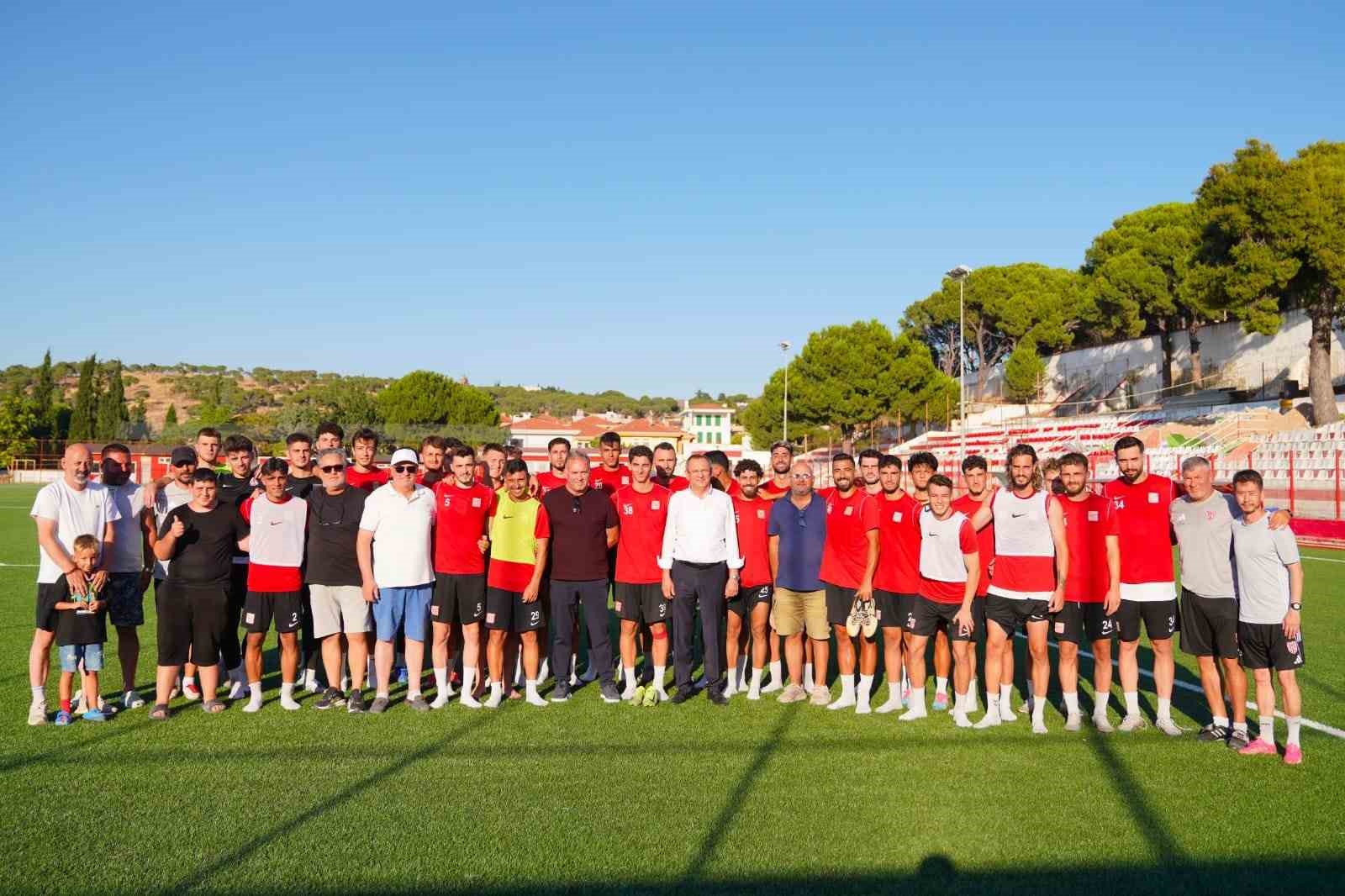 BAŞKAN ERGİN’DEN AYVALIK GÜCÜ BELEDİYESPOR’A MORAL ZİYARETİ