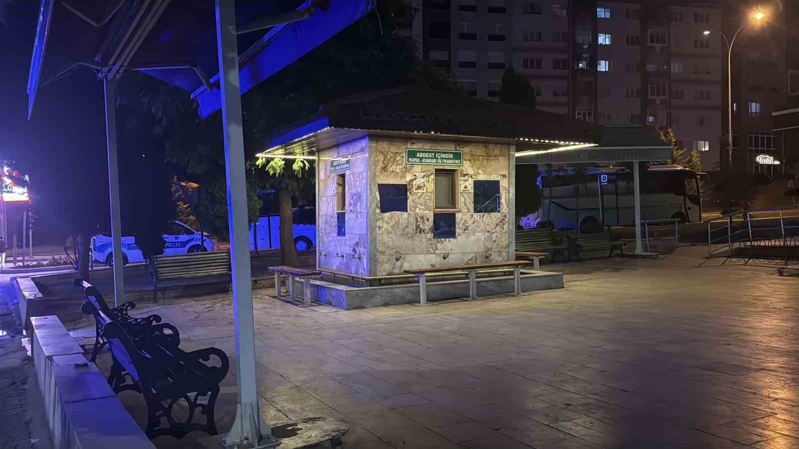 ŞADIRVANDA BAYGIN HALDEKİ ŞAHSA DİN GÖREVLİSİ MÜDAHALE ETTİ