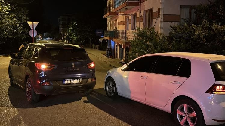 BOLU’DA CİPLE OTOMOBİL ÇARPIŞTI: 1 YARALI