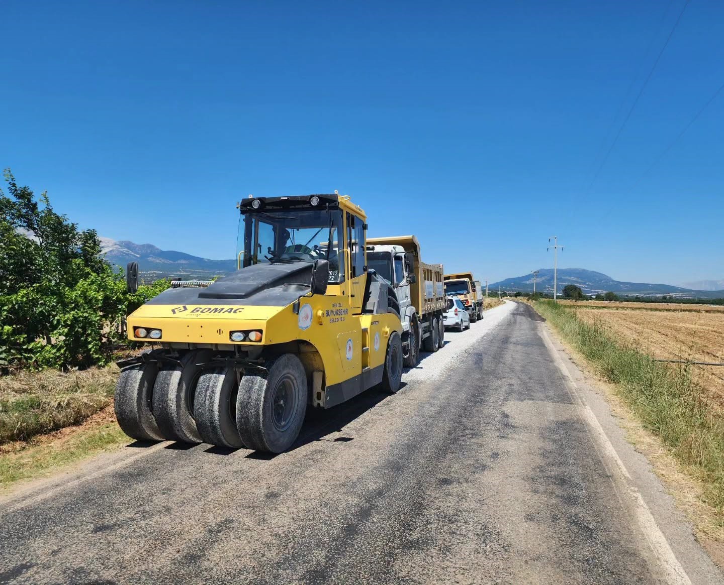 KIZILCABÖLÜK-ALTINOVA YOLU YENİLEME ÇALIŞMALARININ ARDINDAN ULAŞIMA AÇILDI