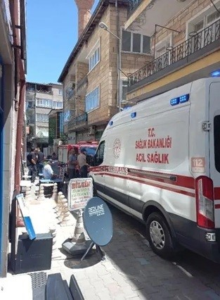 YALNIZ YAŞAYAN ŞAHIS EVİNDE ÖLÜ BULUNDU