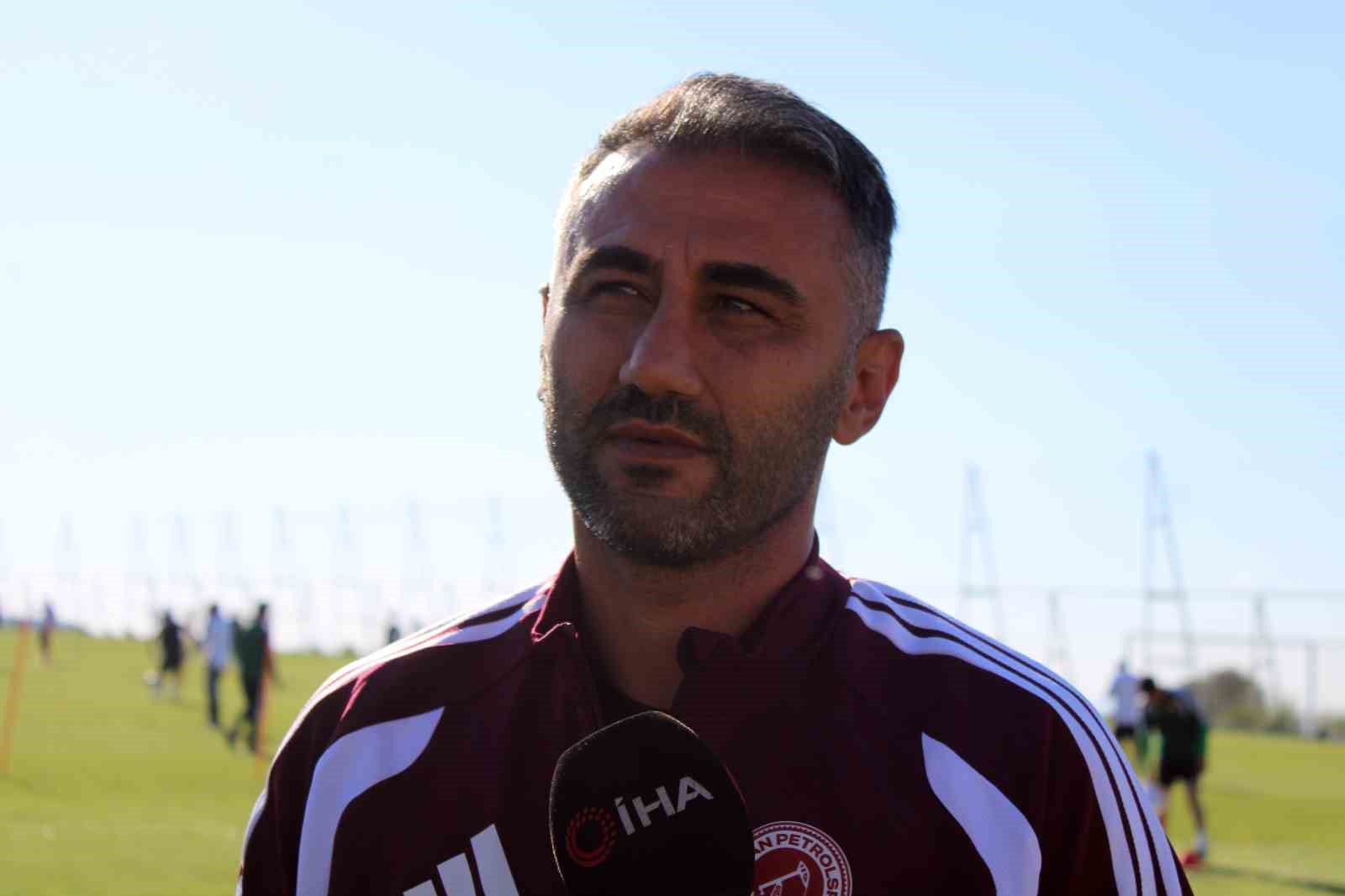 SELÇUK ŞAHİN: "LİGE İYİ BAŞLAMAK İSTİYORUZ"
