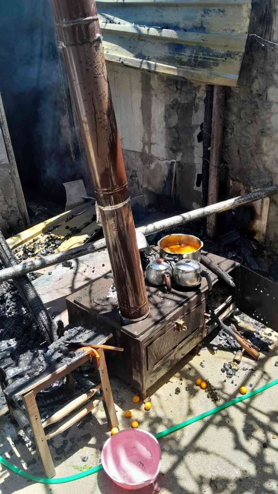 AVLUDAKİ SOBA, YANGINA NEDEN OLDU