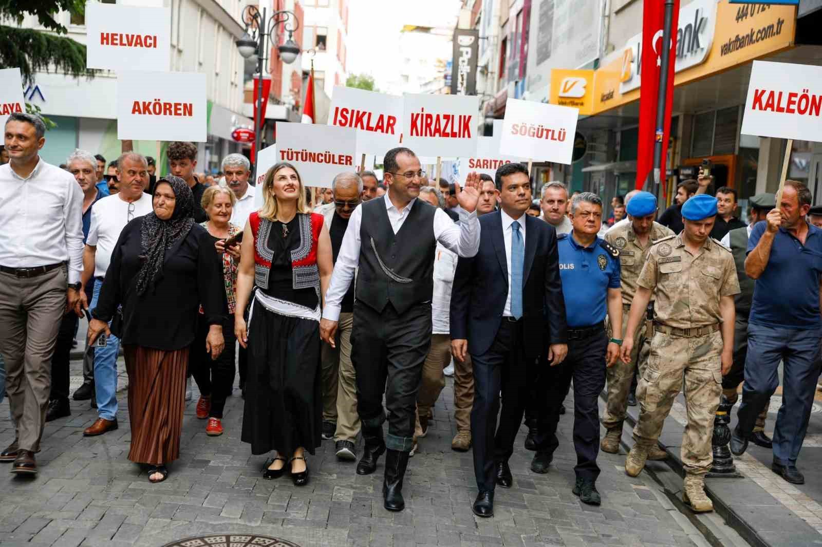 34. ULUSLARARASI AKÇAABAT MÜZİK VE HALK OYUNLARI FESTİVALİ BAŞLADI