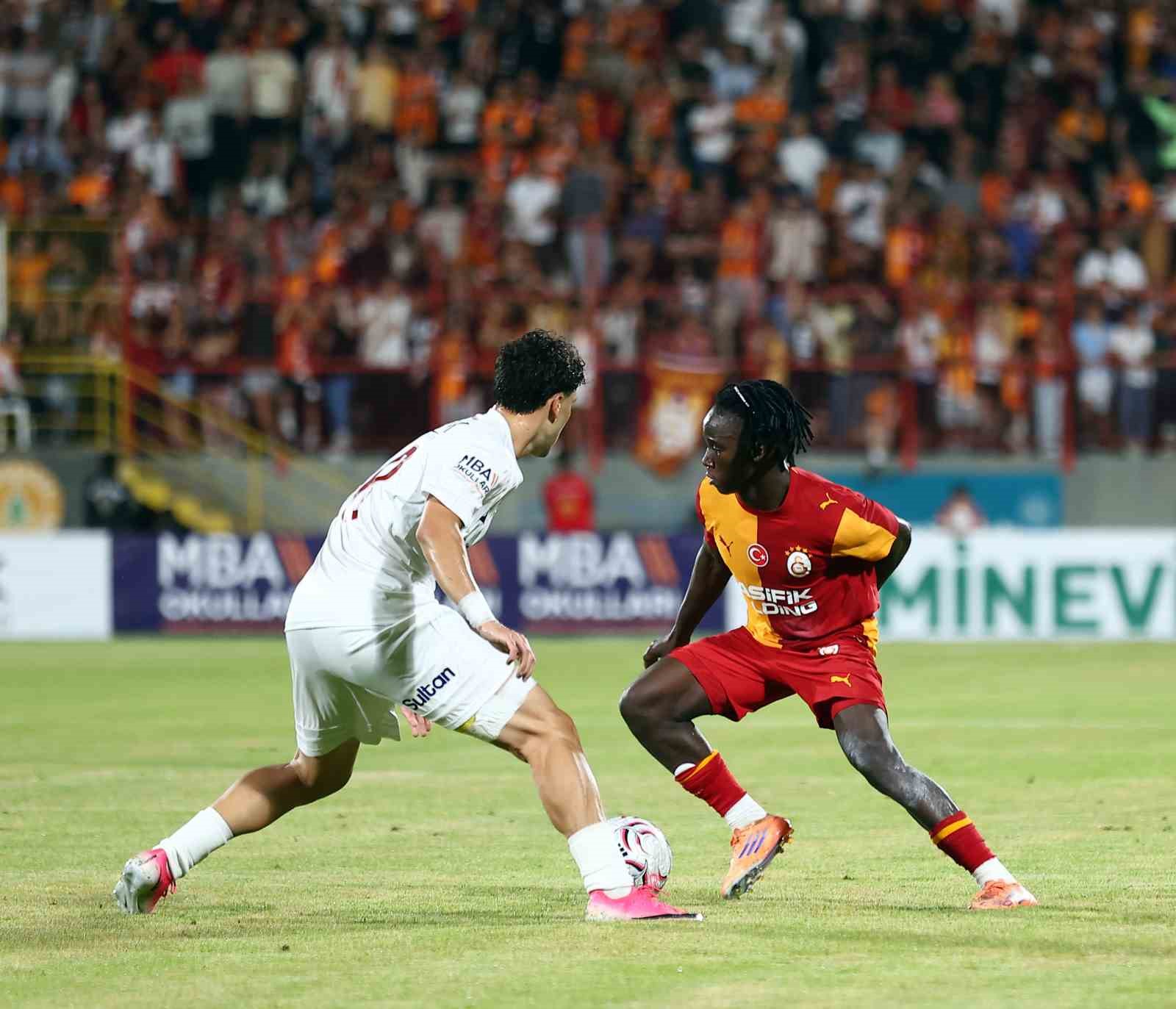 GALATASARAY İLK HAZIRLIK MAÇINI FARKLI KAZANDI