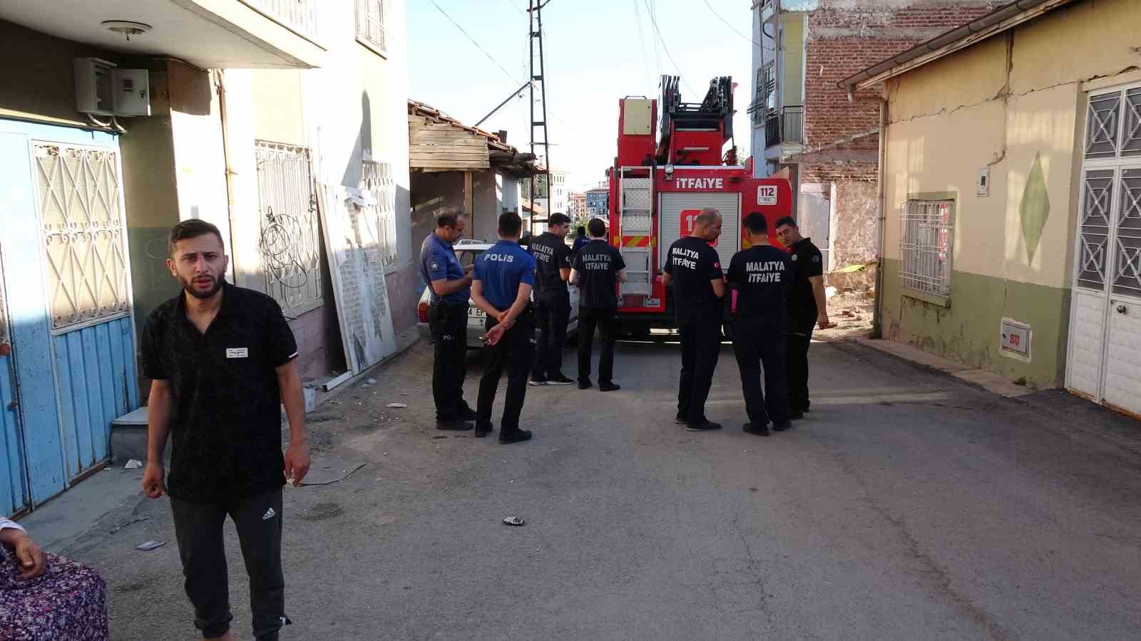 MALATYA’DA 5 BÜYÜKLÜĞÜNDEKİ DEPREM PANİĞE NEDEN OLDU