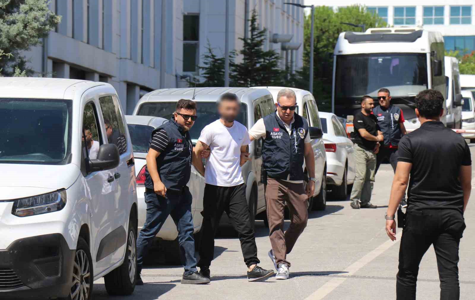 DENİZLİ’DE 20 YIL ÖNCE İŞLENEN FAİLİ MEÇHUL BAKKAL CİNAYETİ HTS KAYITLARIYLA AYDINLATILDI