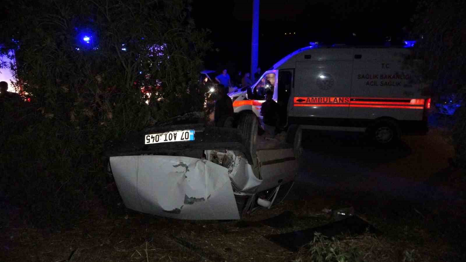 PEHLİVANIN KULLANDIĞI OTOMOBİL TAKLA ATTI: 4 YARALI