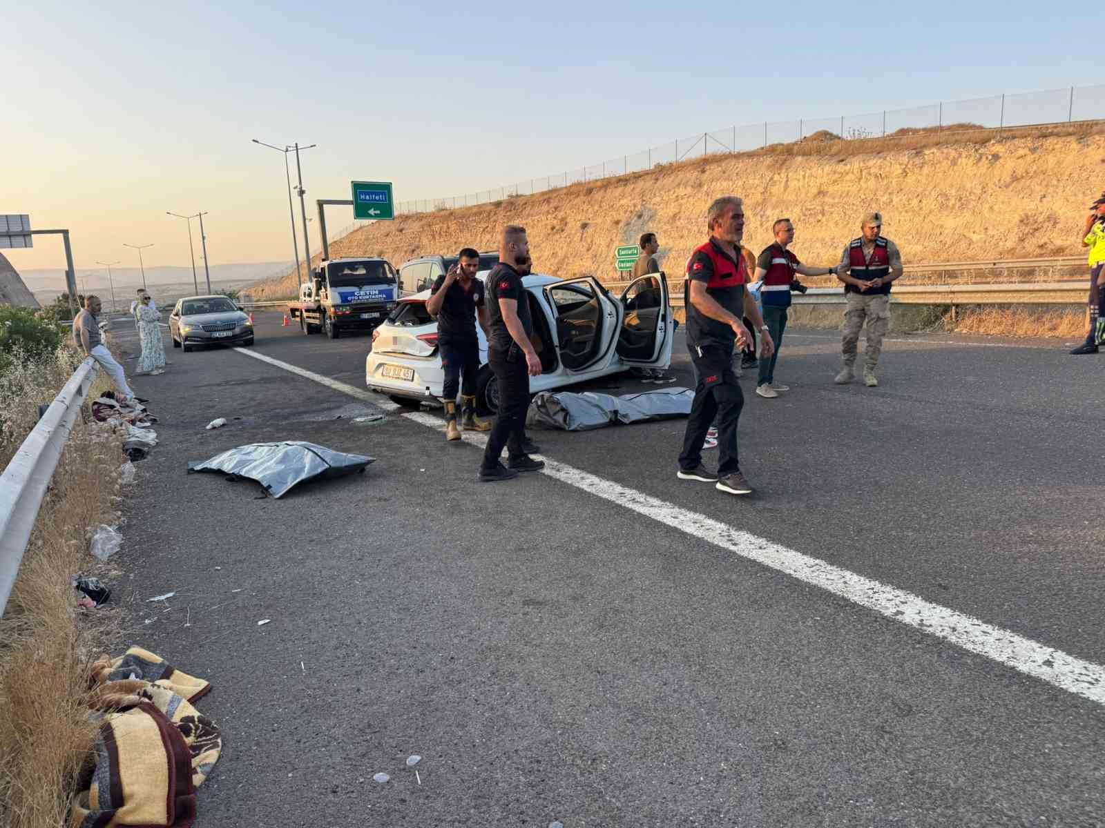 HAFTA SONU GEZİSİ FACİA İLE SONUÇLANDI: 2 ÖLÜ, 8 YARALI