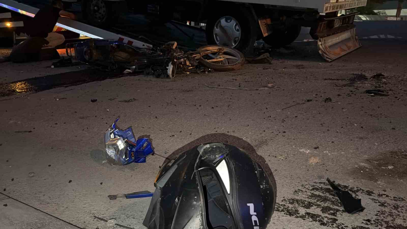 BOLU’DA MOTOSİKLET İLE KAMYONET ÇARPIŞTI: 1 ÖLÜ, 1 YARALI