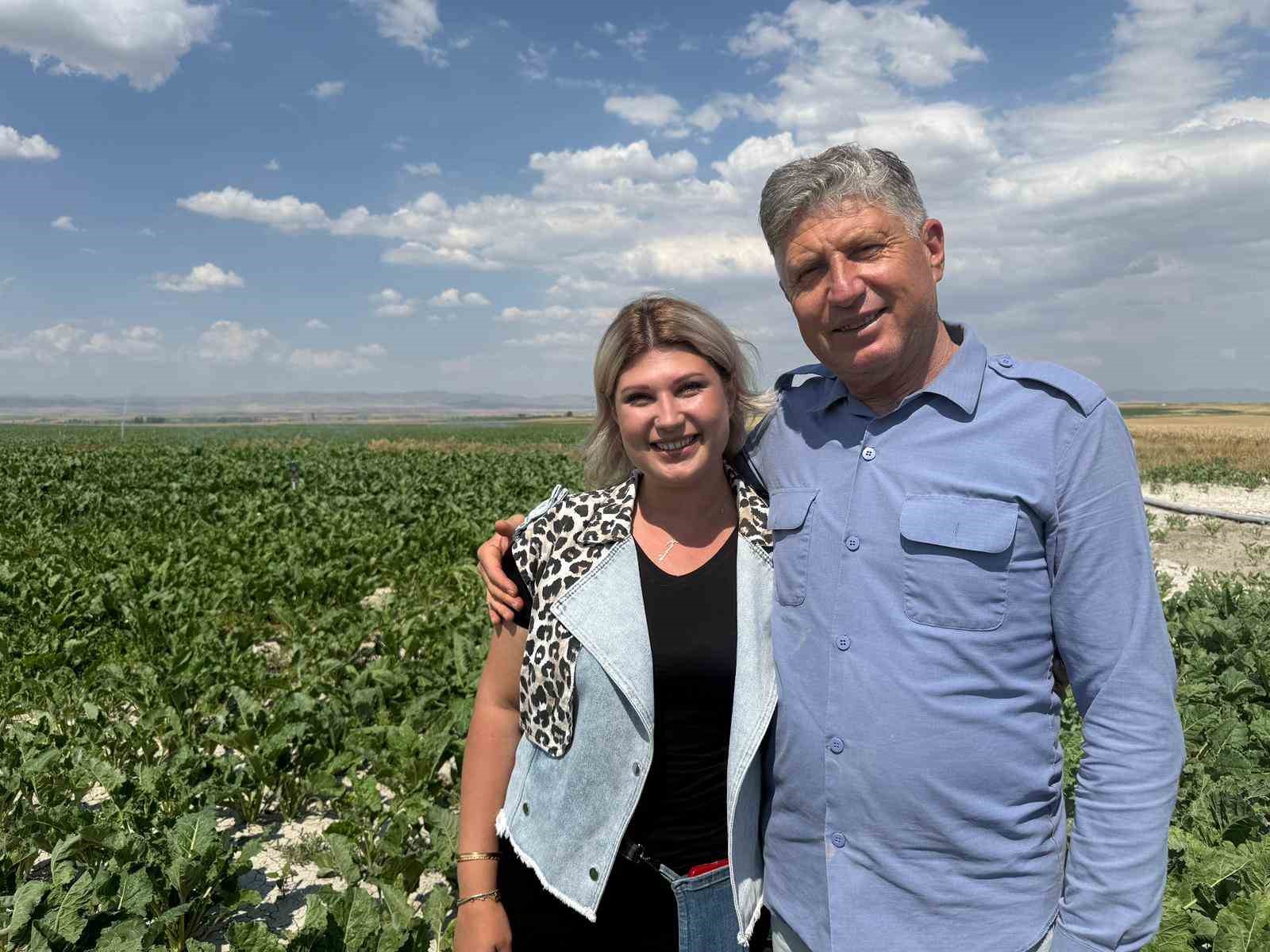 "KIZ ÇOCUĞU YAPAMAZ" DİYENLERE İNAT TARLADA BABASININ SAĞ KOLU OLDU