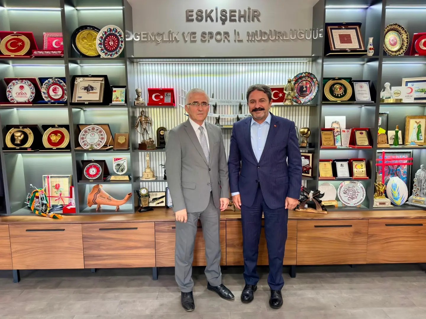 ESOGÜ REKTÖRÜ ÇOLAK, İL MÜDÜRÜ KALIN’I ZİYARET ETTİ