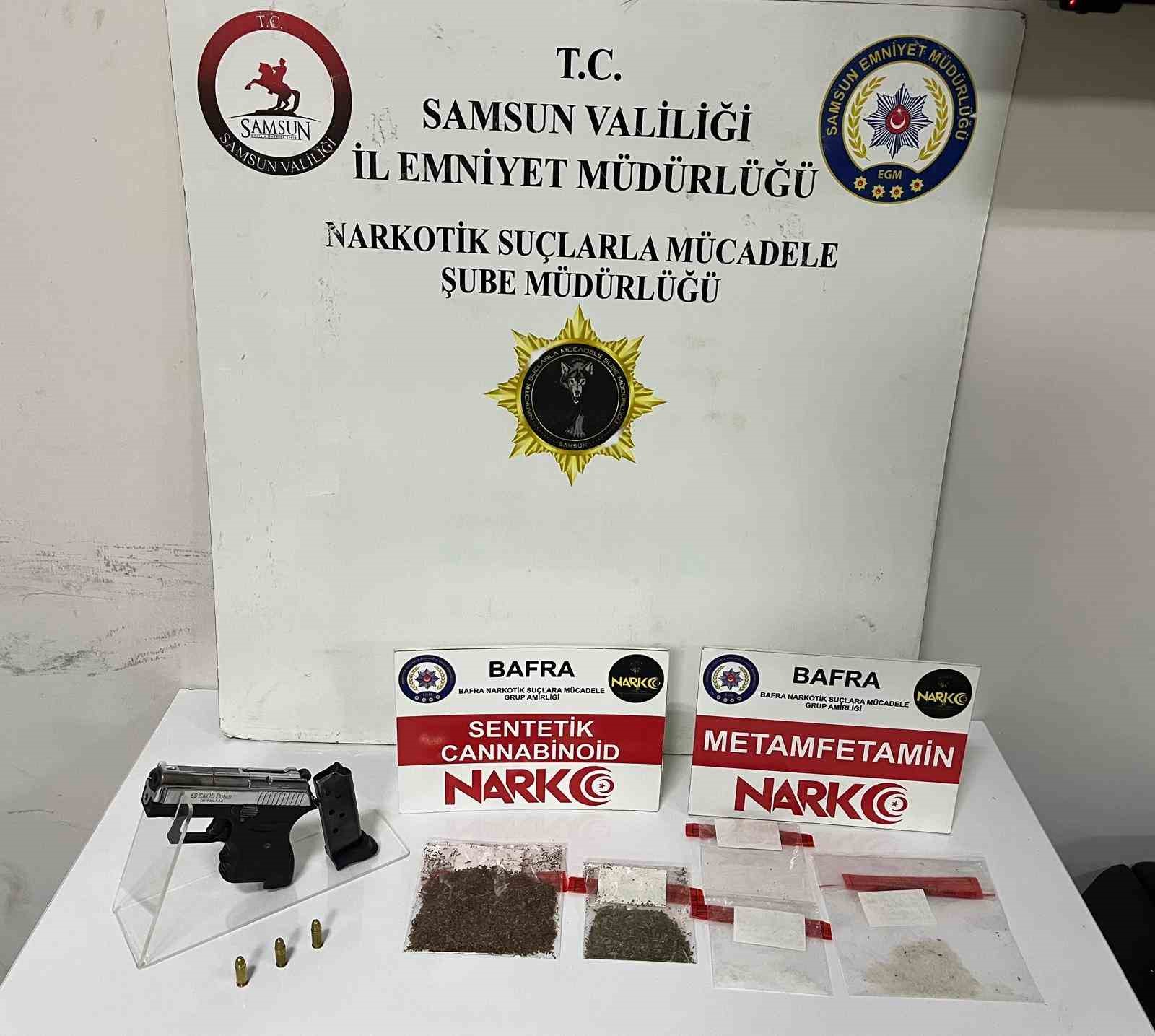 BAFRA’DA UYUŞTURUCU OPERASYONU: UYUŞTURUCU VE RUHSATSIZ TABANCA ELE GEÇİRİLDİ