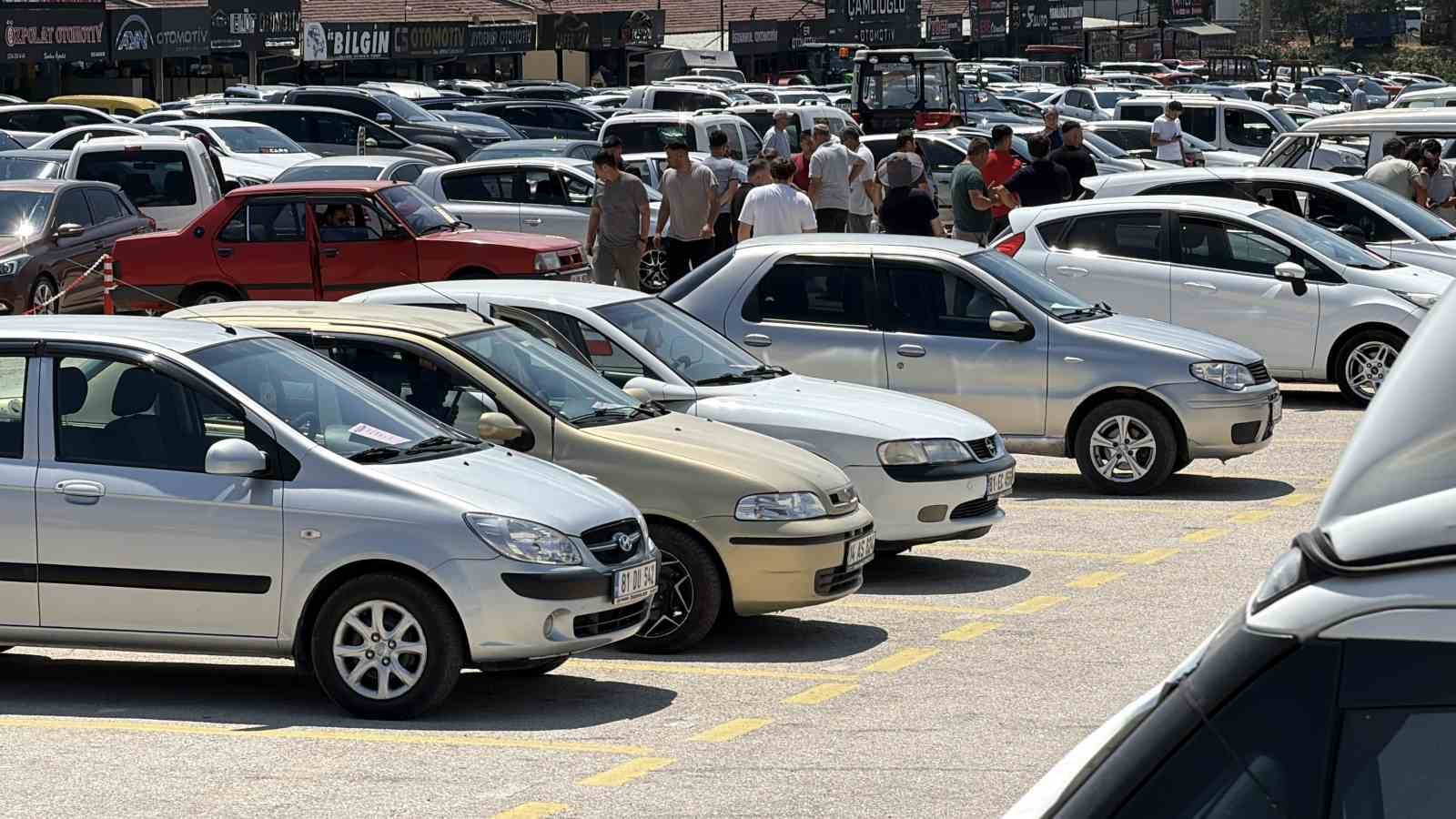 BOLU OTO PAZARI’NDA ARAÇ ÇOK, SATIŞ YOK