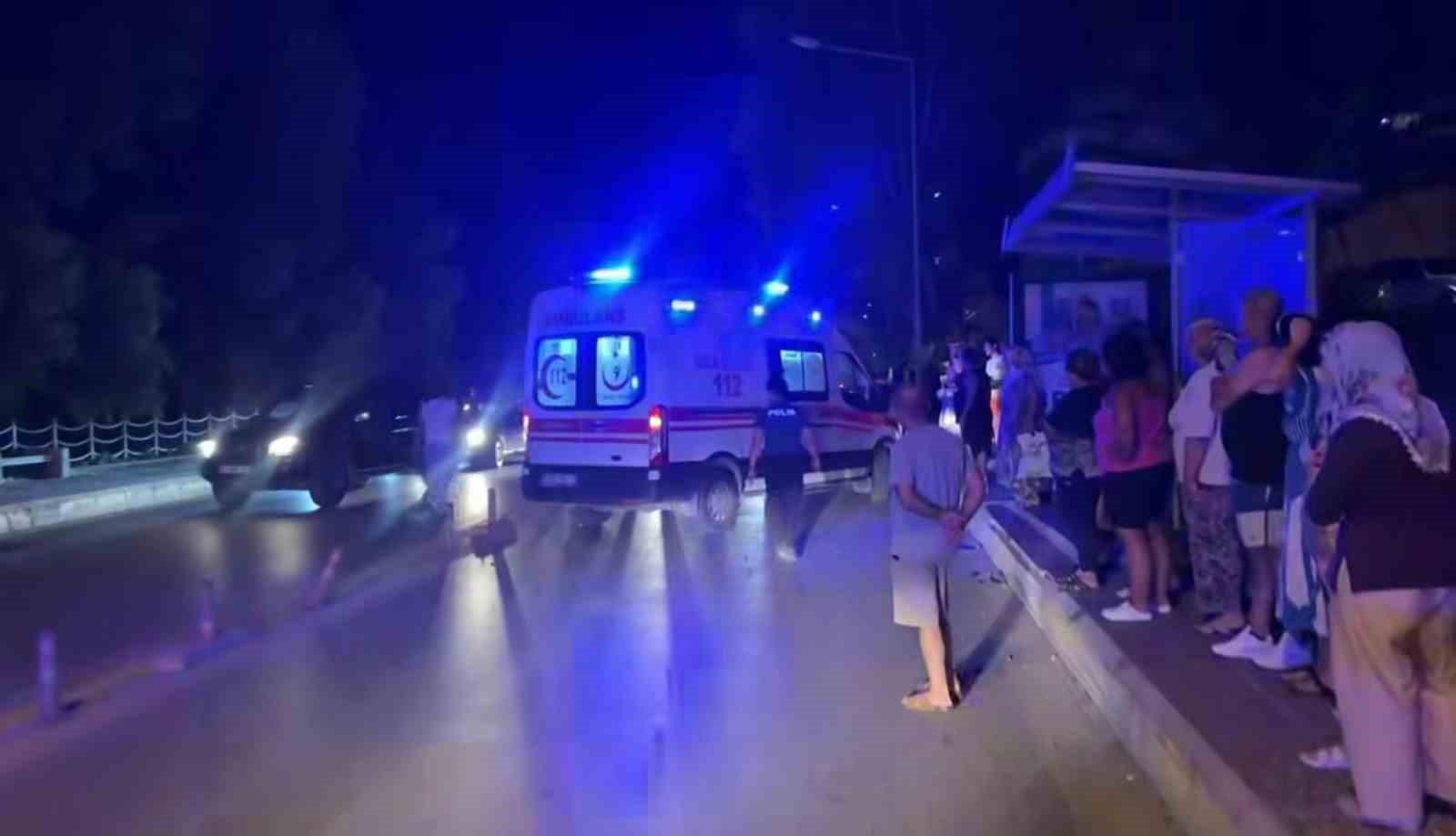 SÖKE’DE TRAFİK KAZASI; AĞIR YARALANAN MOTOSİKLET SÜRÜCÜSÜ HASTANEYE KALDIRILDI