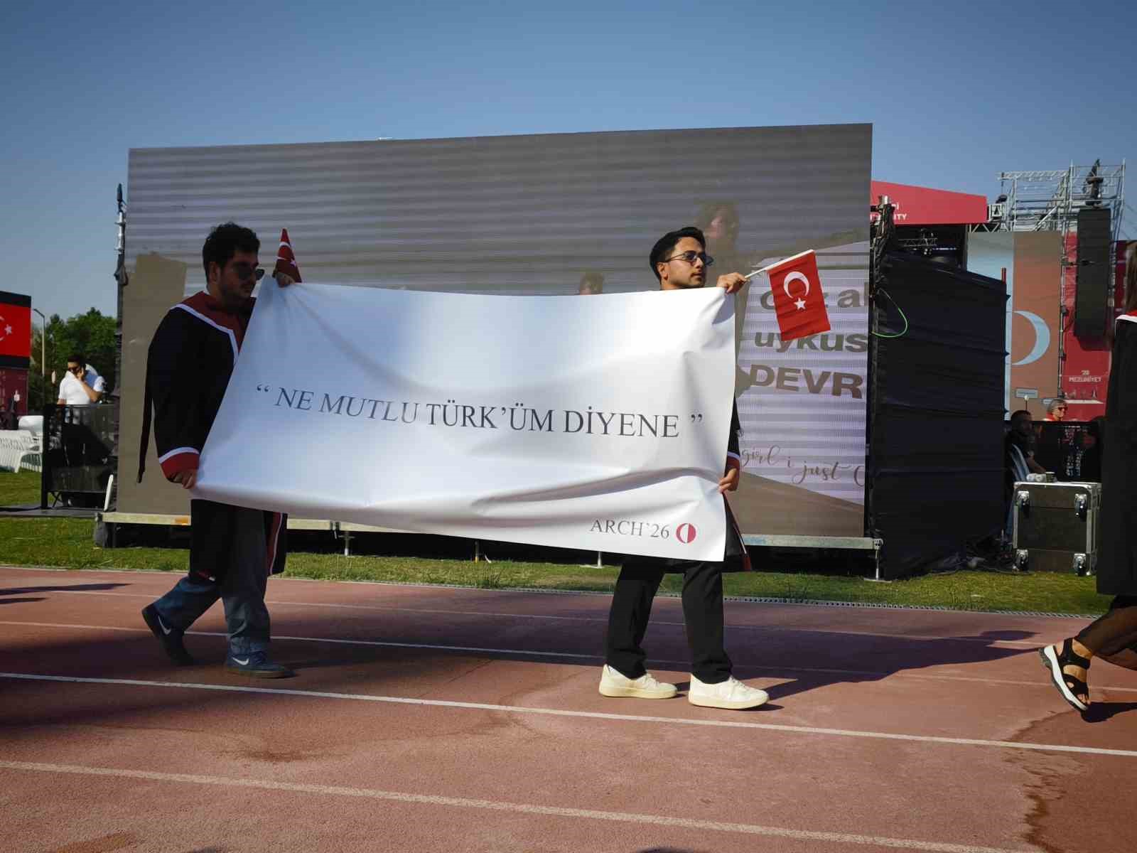 ODTÜ REKTÖRÜ PROF. DR. YOZGATLIGİL: "DÜNYANIN İLK 100 ÜNİVERSİTESİ ARASINA GİRME HEDEFİ OLAN BİR ÜNİVERSİTE OLMAKTAN ÇOK MUTLUYUZ"