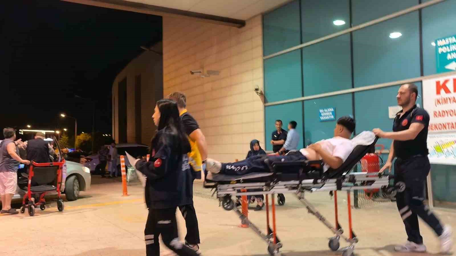 BURSA’DA BIÇAKLI KAVGA: 1’İ AĞIR 2 YARALI