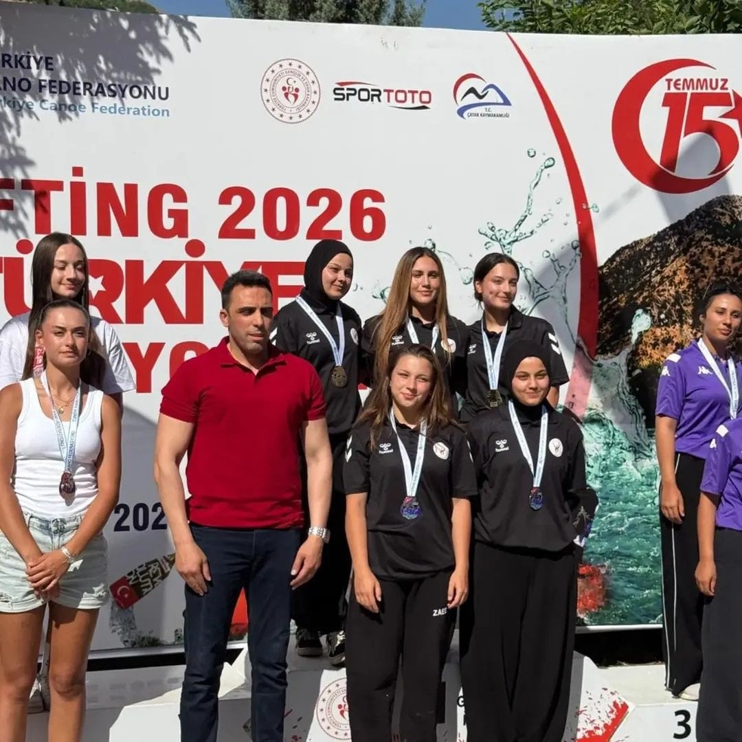 ÇEKEREK KANO TAKIMI TÜRKİYE ŞAMPİYONU OLDU