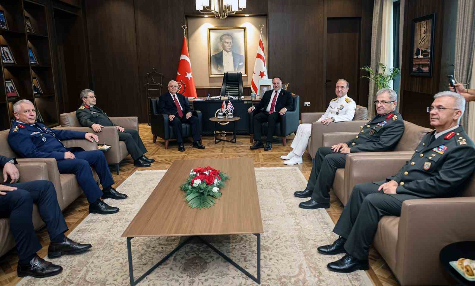 BAKAN GÜLER, KKTC MECLİS BAŞKANI ÖZTÜRKLER İLE GÖRÜŞTÜ