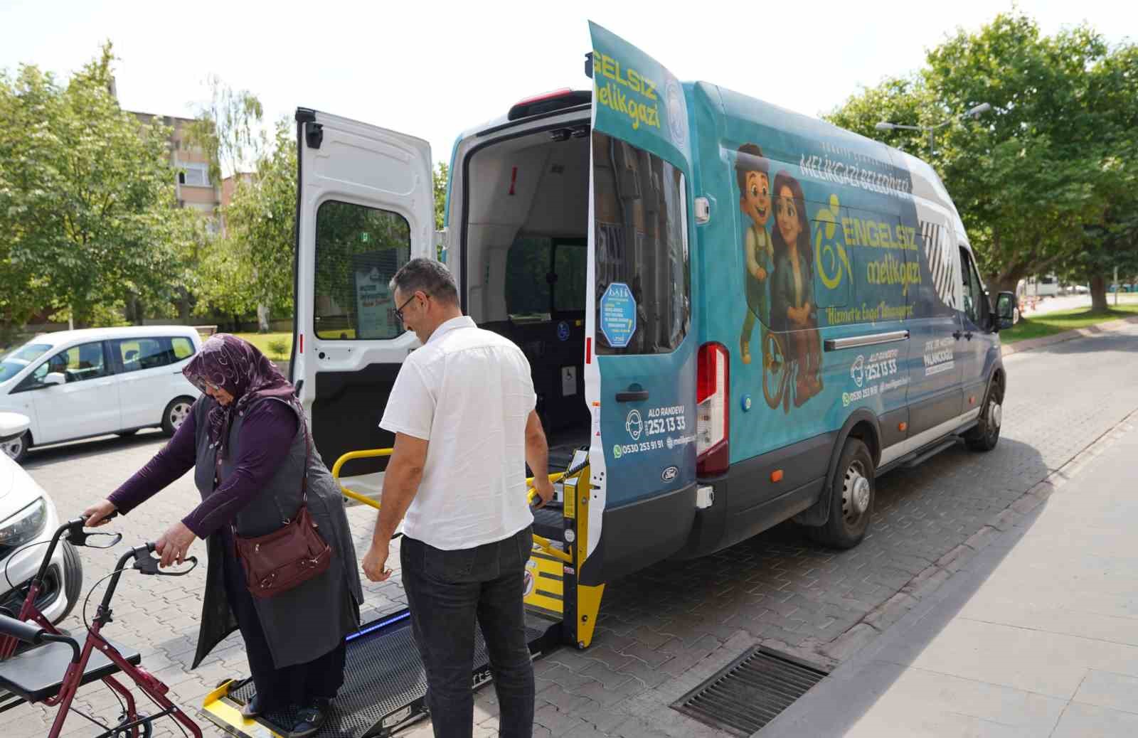 MELİKGAZİ HİZMETTE ENGEL TANIMIYOR