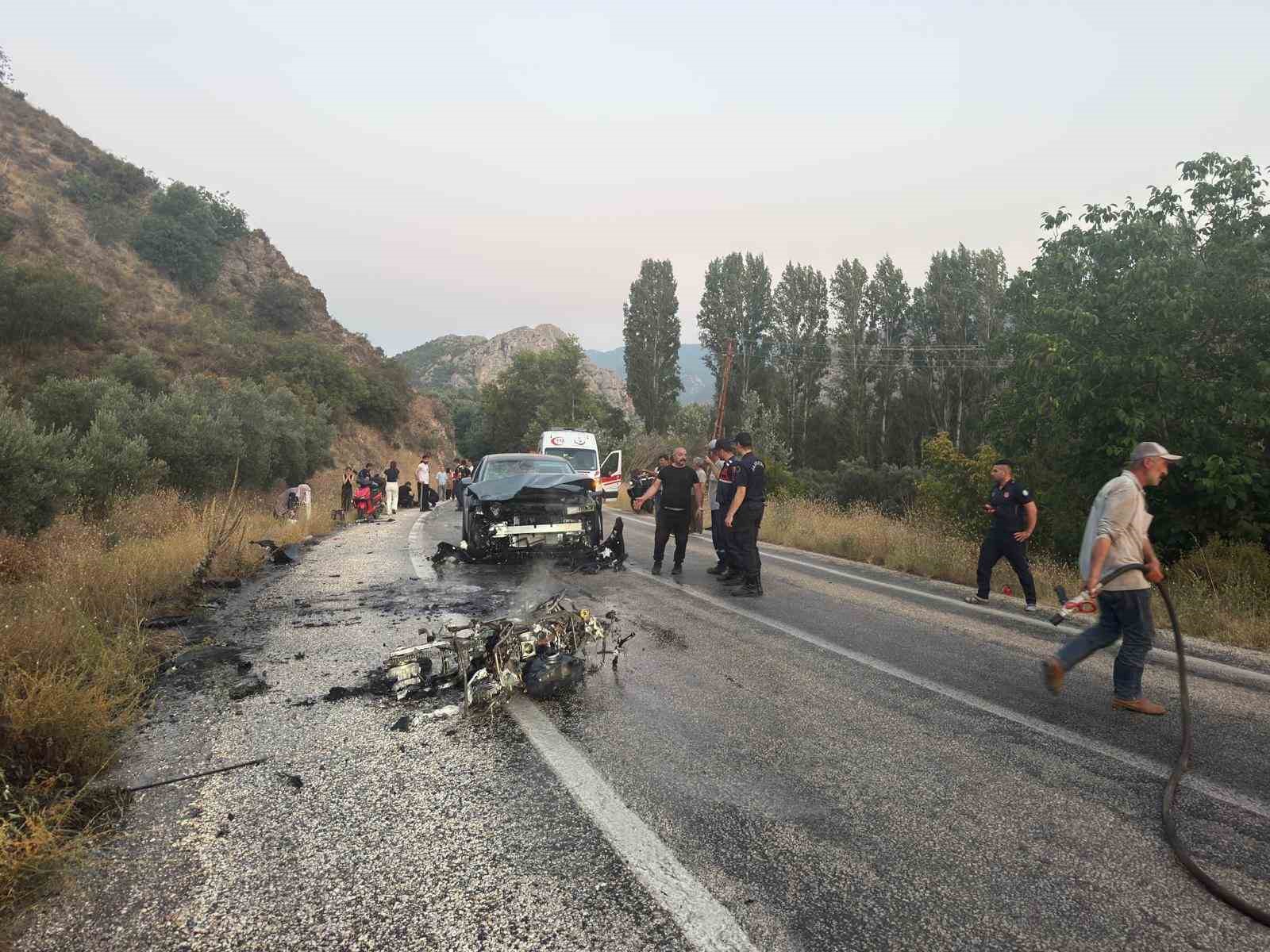 BİLECİK’TE TRAFİK KAZASI: 1 KİŞİ HAYATINI KAYBETTİ, 1’İ AĞIR 2 KİŞİ YARALANDI