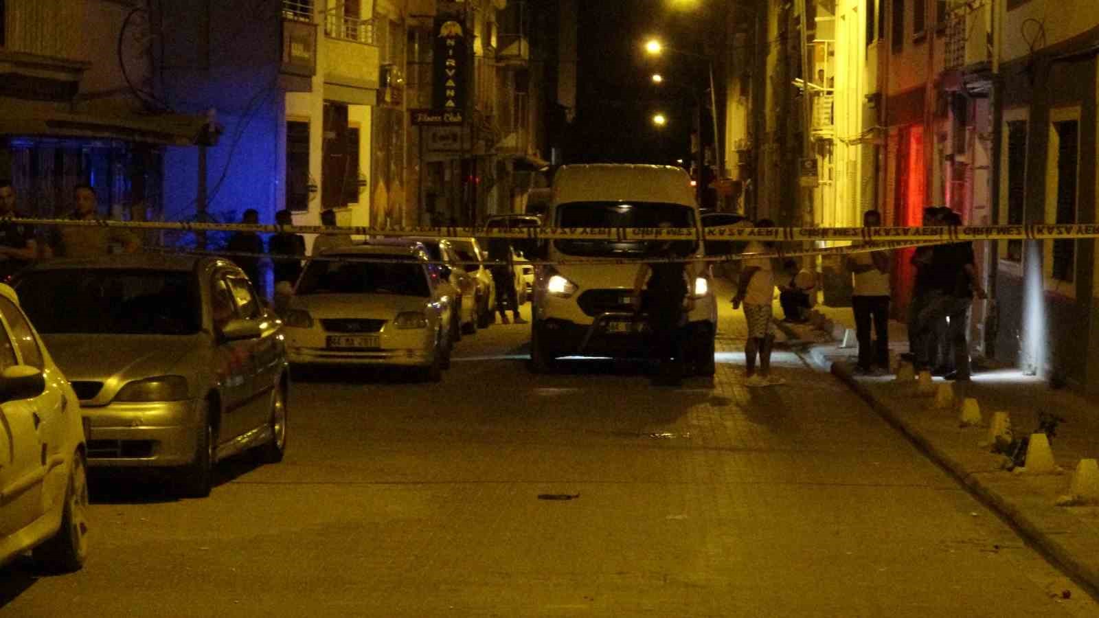 AĞIR HASARLI BİNANIN ÇATISINDAN DÜŞEN KİŞİ HAYATINI KAYBETTİ
