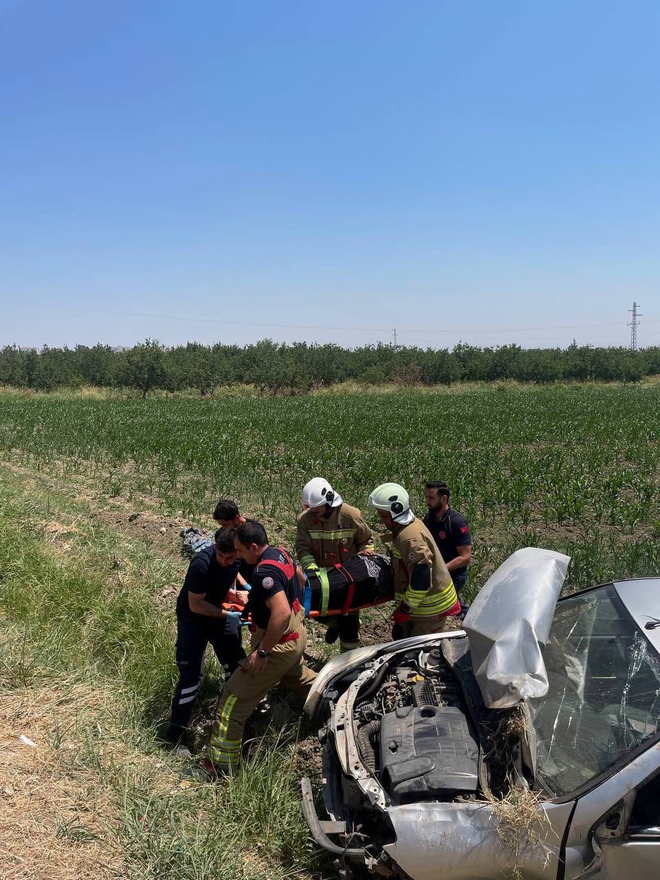 KIRIKHAN’DA TARLAYA UÇAN OTOMOBİLİN SÜRÜCÜSÜ YARALANDI