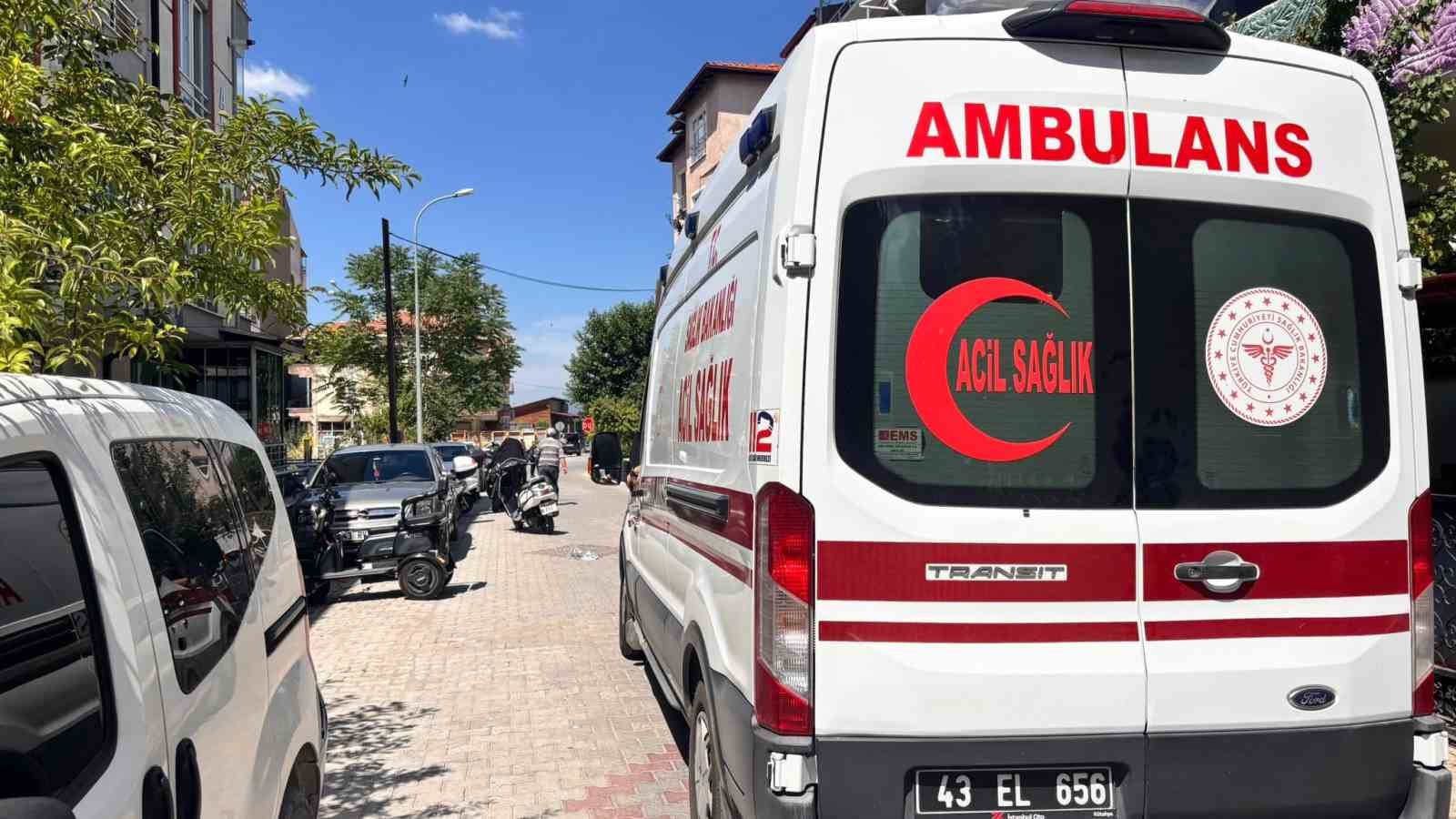 TAVŞANLI’DA OTOMOBİL İLE MOTOSİKLET ÇARPIŞTI: 1 YARALI