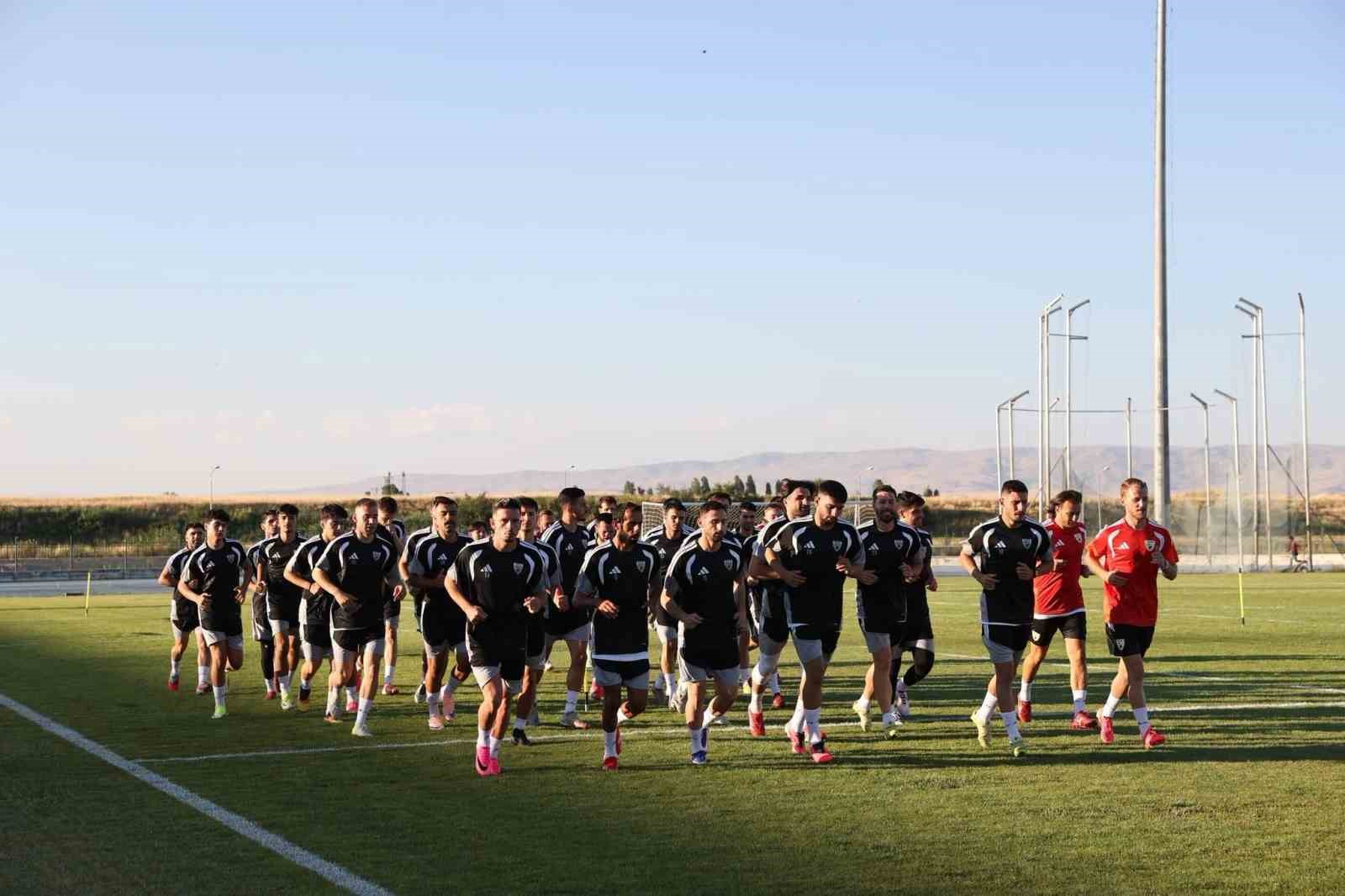 MUŞSPOR SEZONU AÇTI
