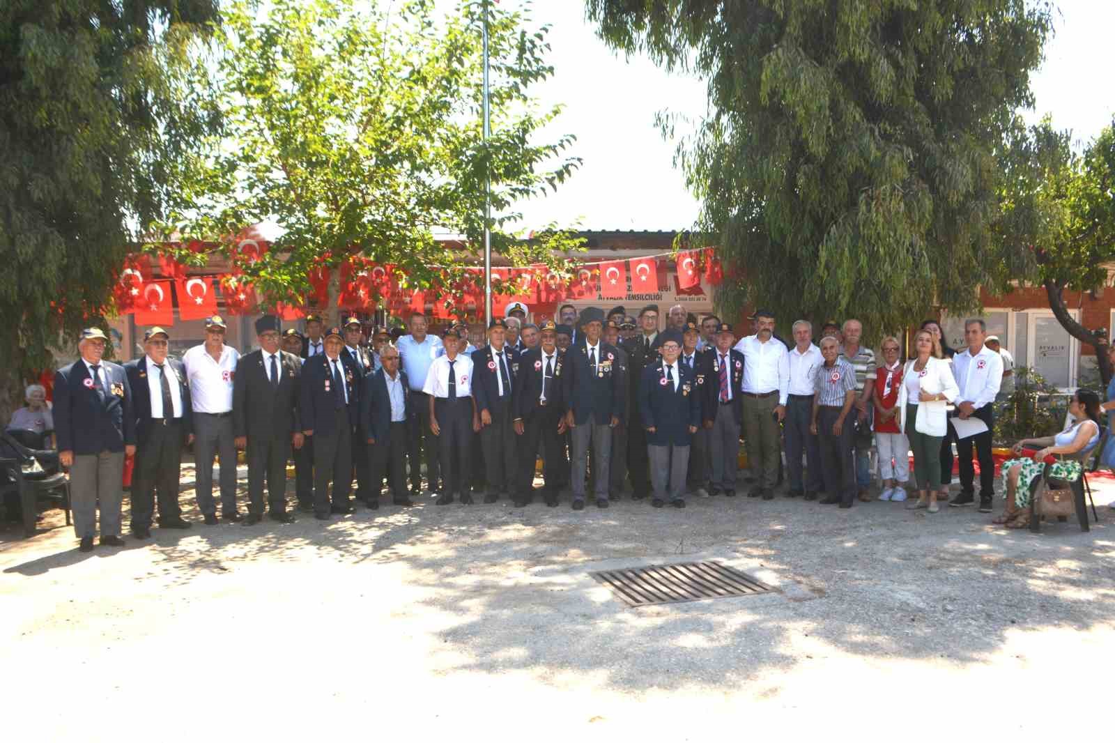 AYVALIK’TA GAZİLERİN KIBRIS BARIŞ HAREKATI’NIN 52’NCİ YIL DÖNÜMÜ COŞKUSU