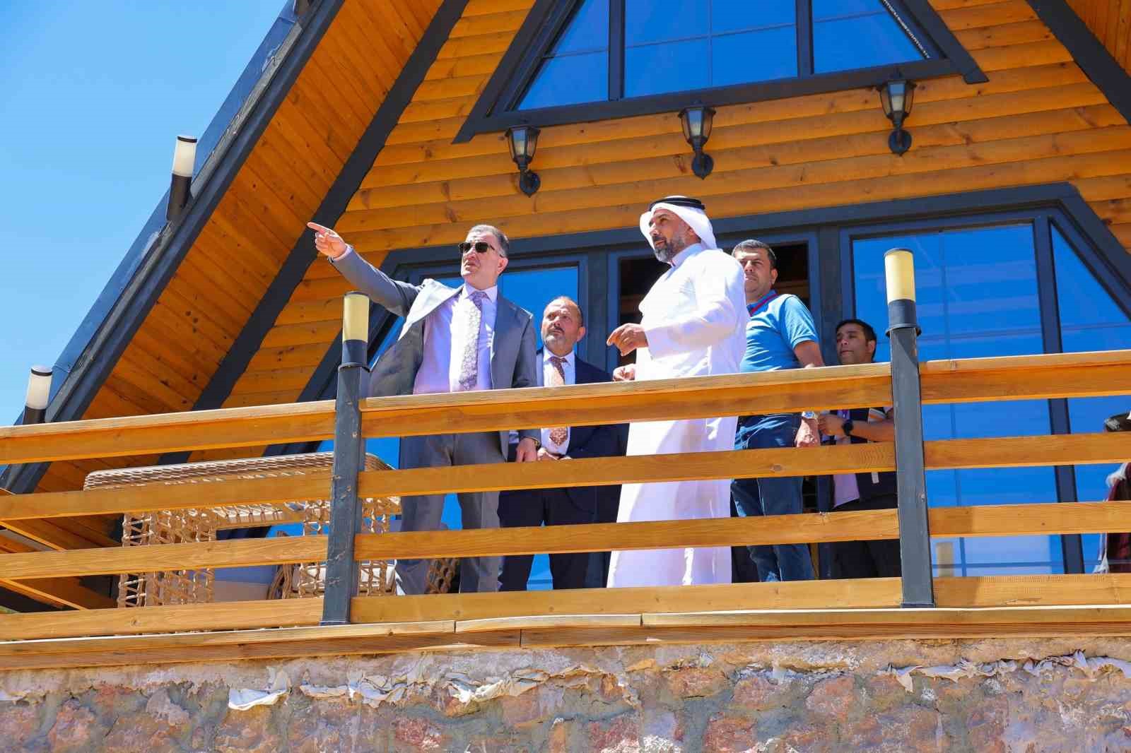 BAHREYNLİ TURİSTLERE BAYBURT’UN TURİZM ROTALARI TANITILDI