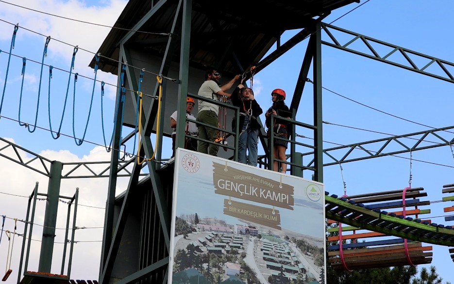 KIRŞEHİR’DEKİ AHİ EVRAN GENÇLİK KAMPI GENÇLERİN BULUŞMA NOKTASI OLDU