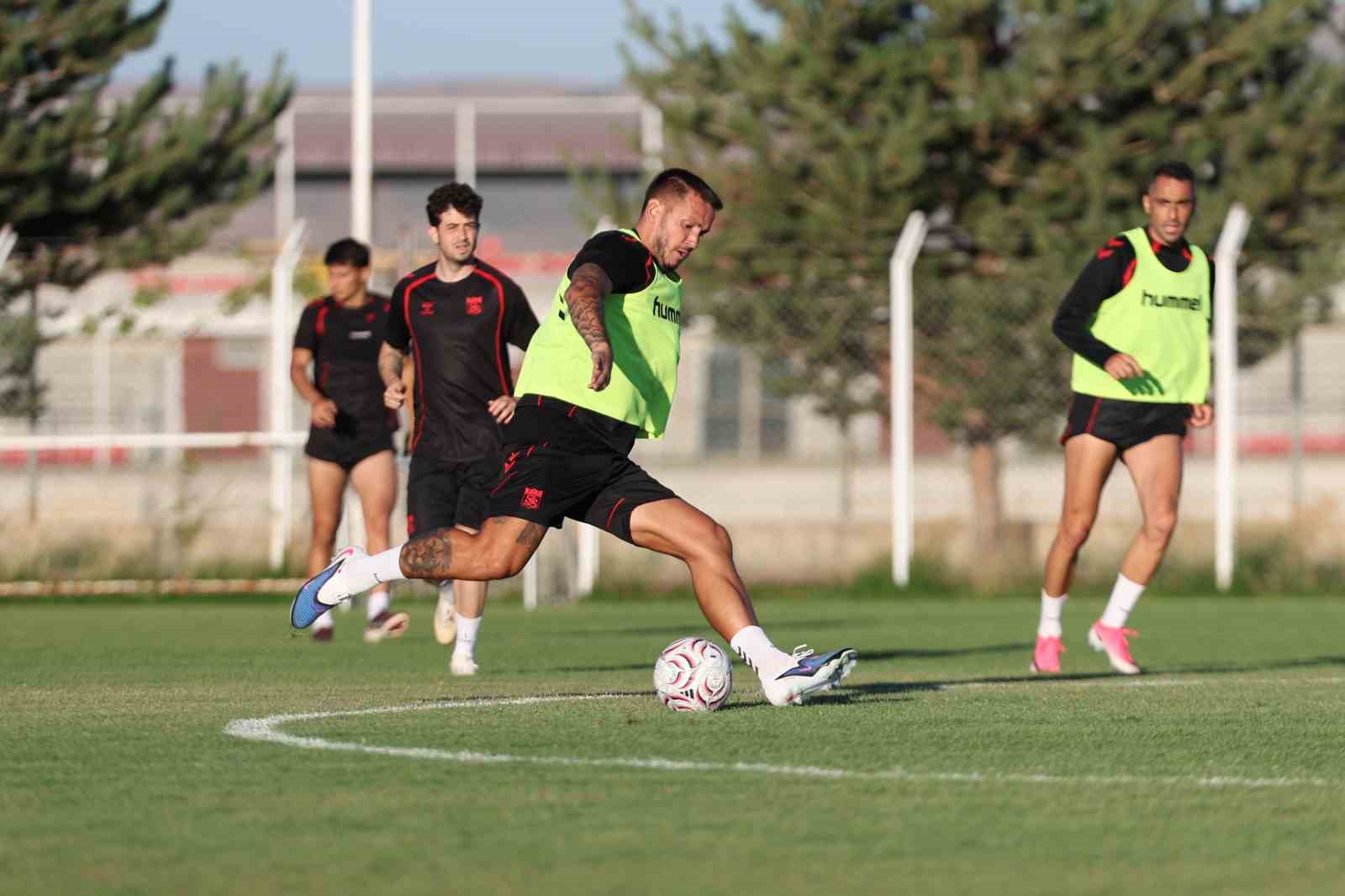 SİVASSPOR’UN KAYSERİSPOR KAMP KADROSU AÇIKLANDI