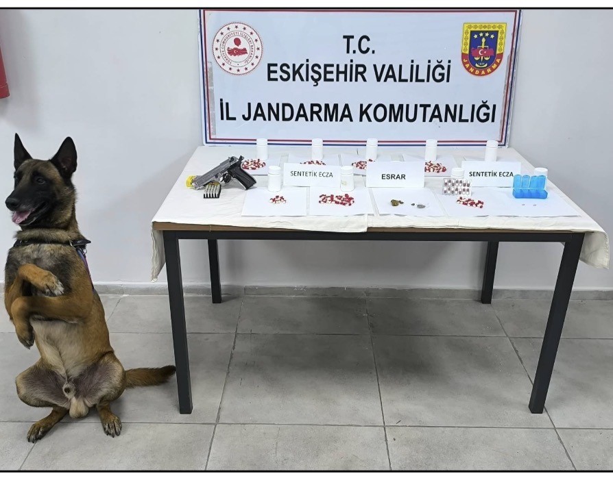 ESKİŞEHİR’DE UYUŞTURUCU OPERASYONU, YAKALANAN 2 ŞÜPHELİDEN 1’İ TUTUKLANDI