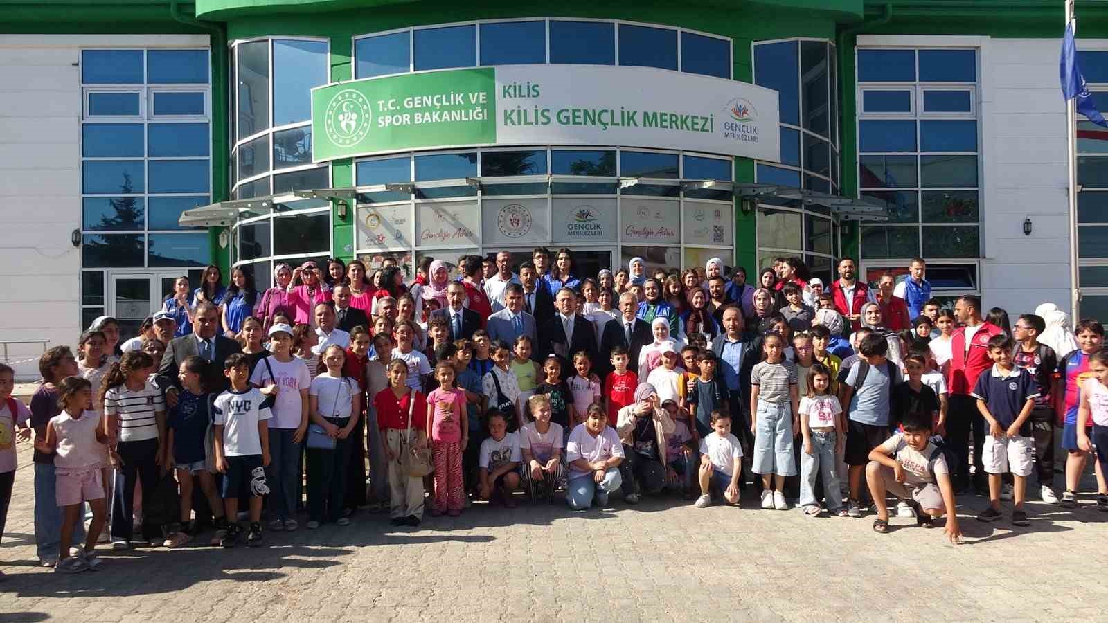 BAKAN YARDIMCISI EMİNOĞLU KİLİS’TE GENÇLERLE BULUŞTU