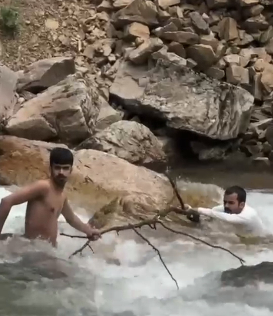 UZUNGÖL’DE HALDİZEN DERESİ’NDE CAN PAZARI
