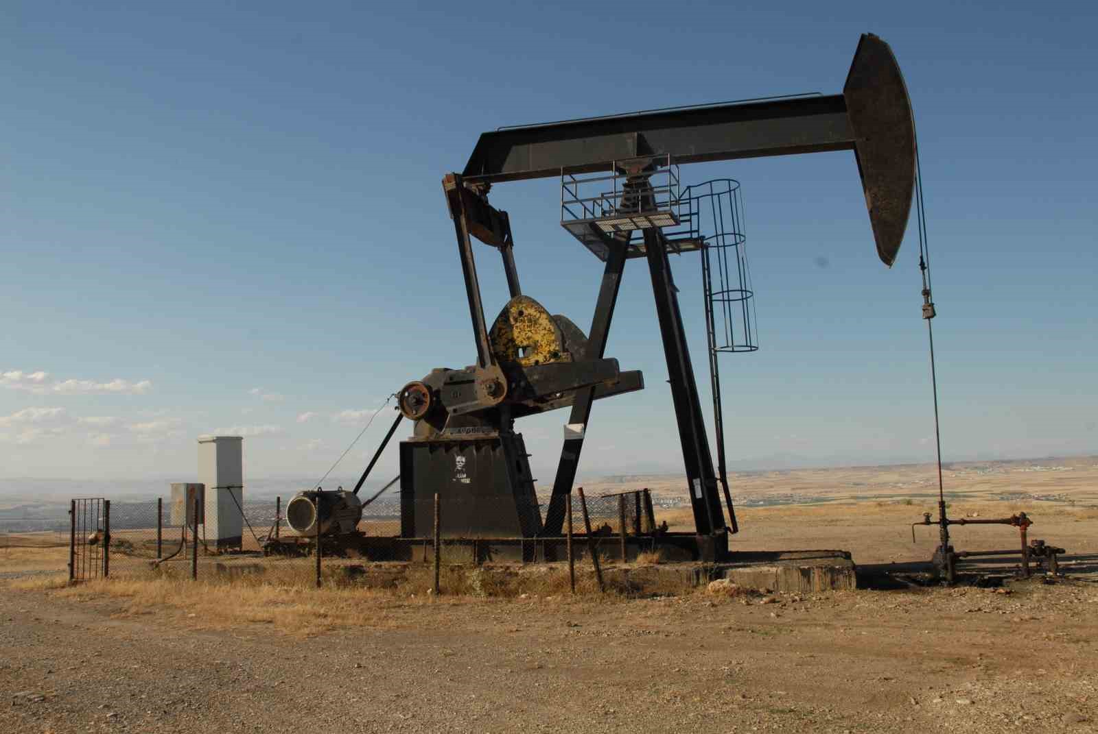BRENT PETROL ARZ ENDİŞESİYLE 93 DOLARA YÜKSELDİ