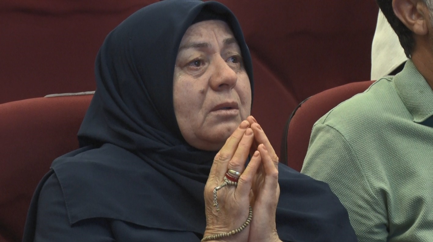 HAC KURASINDA İSMİ ÇIKAN HACI ADAYLARI SEVİNÇTEN GÖZYAŞLARINI TUTAMADI