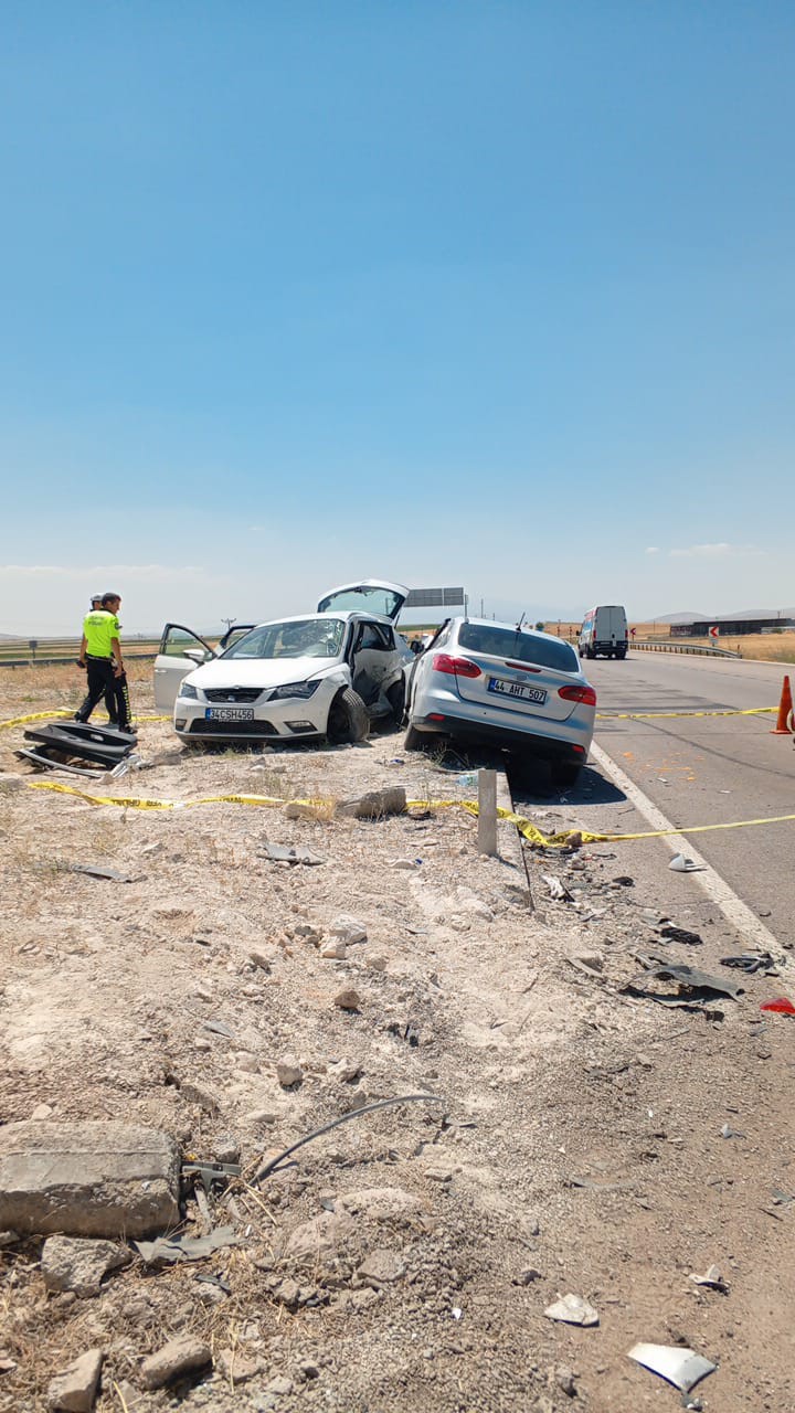 KAYSERİ’DE FECİ KAZA: 2 ÖLÜ, 9 YARALI