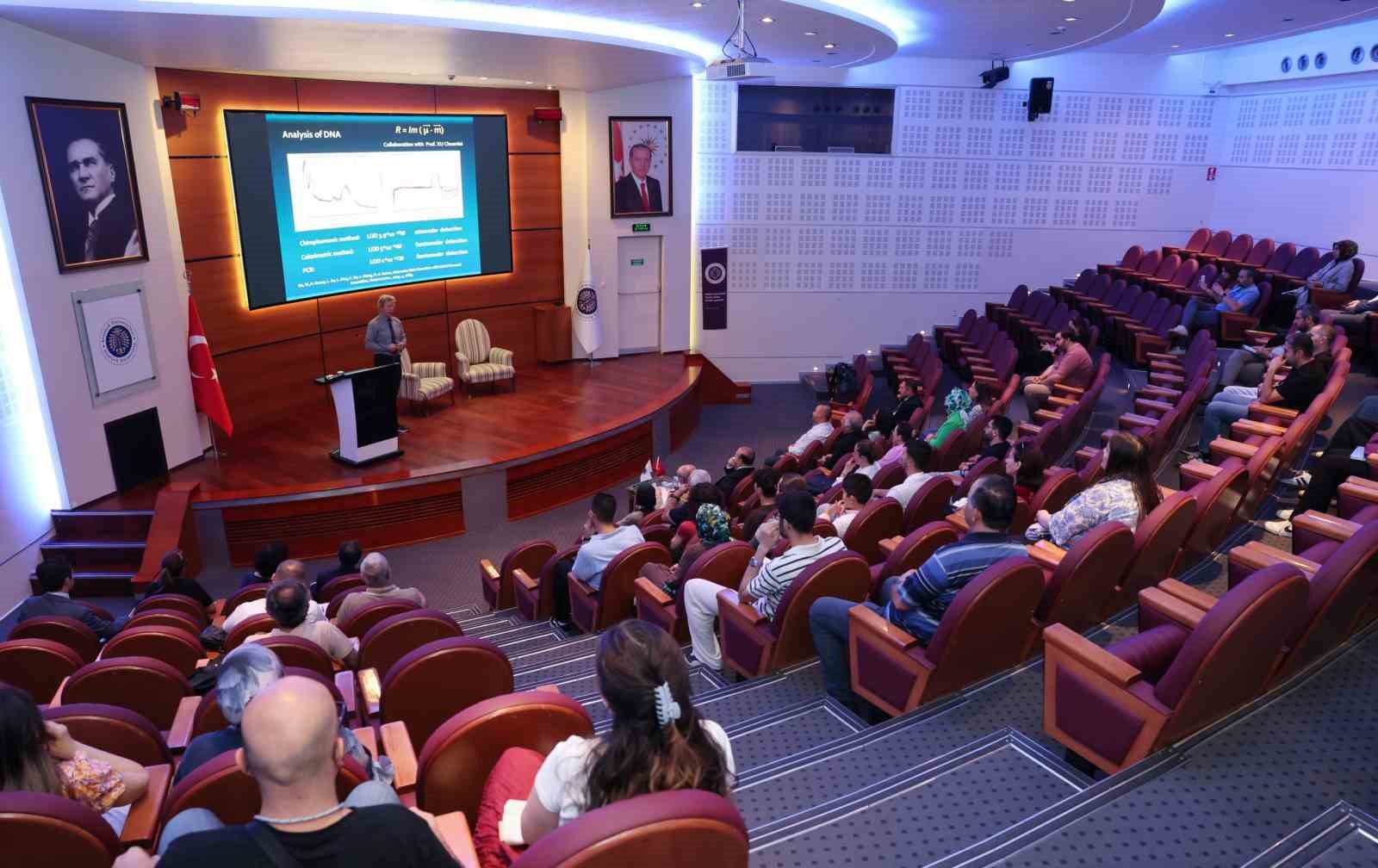 PROF. NİCHOLAS A. KOTOV ATATÜRK ÜNİVERSİTESİNDE KONFERANS DÜZENLEDİ