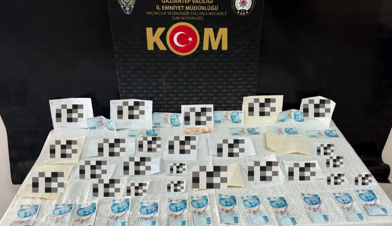 GAZİANTEP’TE PES DEDİRTEN OPERASYON: BÜYÜ VE BEDDUA İÇERİKLİ KAĞITLAR ŞOKE ETTİ